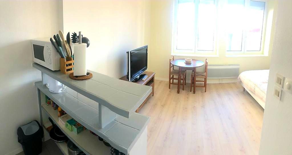 Le Comtois, Studio Au Calme Proche De La Gare Besancon Ngoại thất bức ảnh